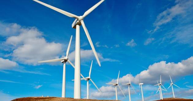 Energia eólica: conheça a tecnologia de funcionamento por trás dos gigantes  da energia renovável e não poluente - Canal Bioenergia