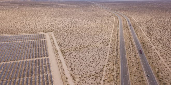 Imagem área na rodovia Califórnia/ Foto: Patrick T. Fallon/AFP